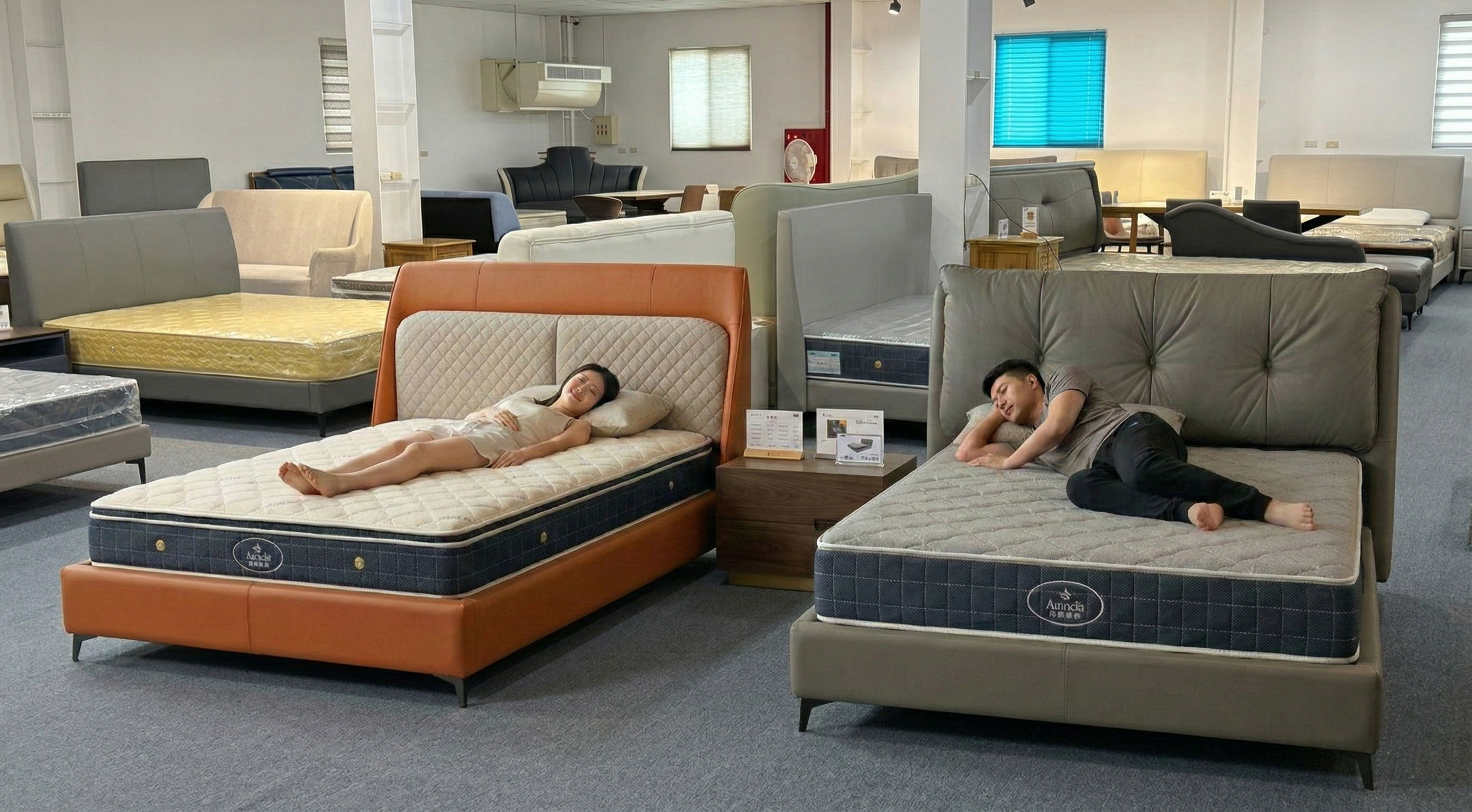 國樺家具彈簧床試躺空間